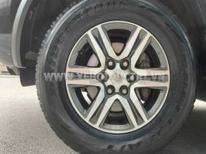 Xe Toyota Fortuner 2.7V 4x2 AT 2018