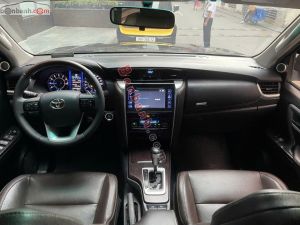 Xe Toyota Fortuner 2.7V 4x2 AT 2018