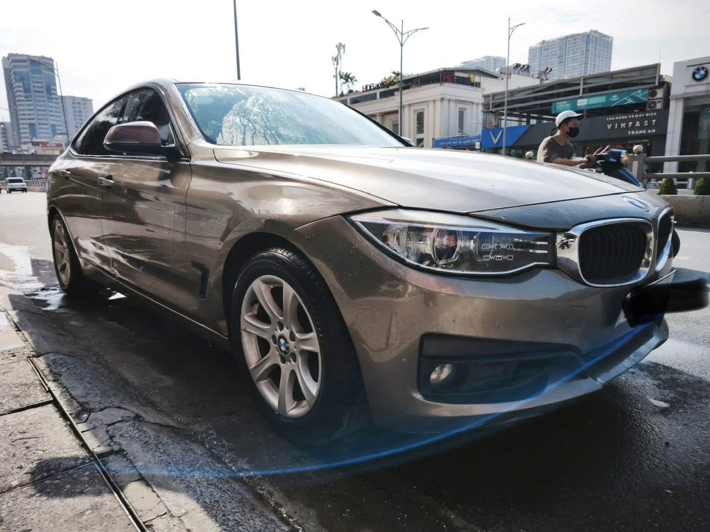 BMW GT320i